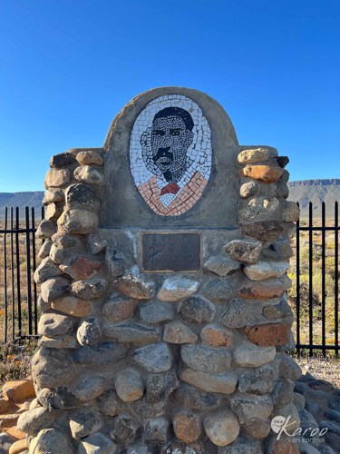 Abraham Esau monument